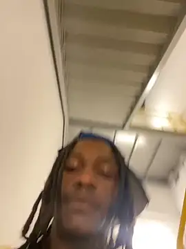 Snapshot of sneakylink13__ chatting on 31, 10, 2025 sneakylink13 online show from 31, 10, 2025