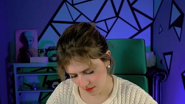 Snapshot of LolaAsmus chatting on 4, 12, 2024 LolaAsmus online show from 4, 12, 2024