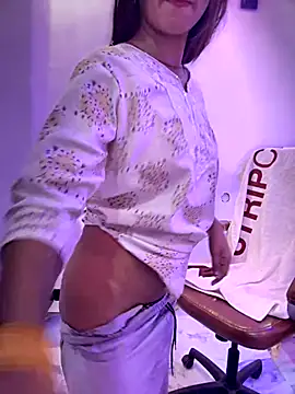 Snapshot of DiyAsingHh chatting on 12, 10, 2025 DiyAsingHh online show from 12, 10, 2025