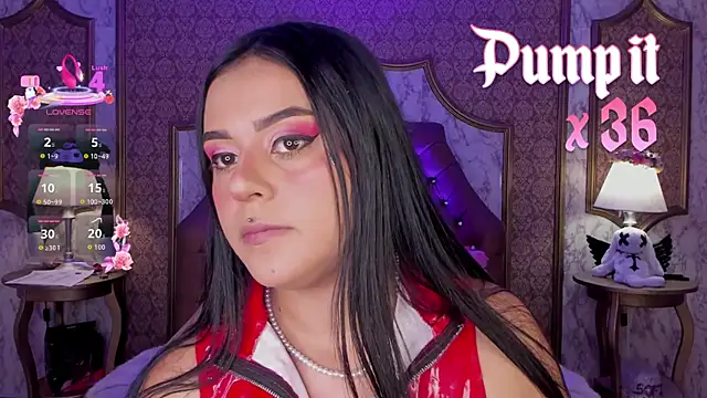 SoffiQueen online show from 28, 4, 2026