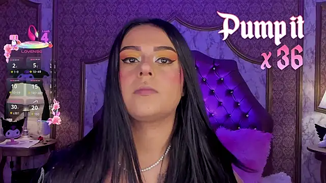 SoffiQueen online show from 4, 5, 2026