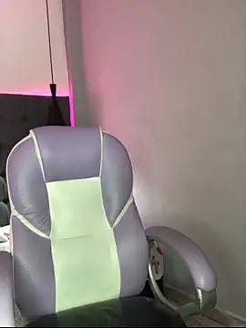 Snapshot of JackSwan18 chatting on 15, 11, 2025 JackSwan18 online show from 15, 11, 2025