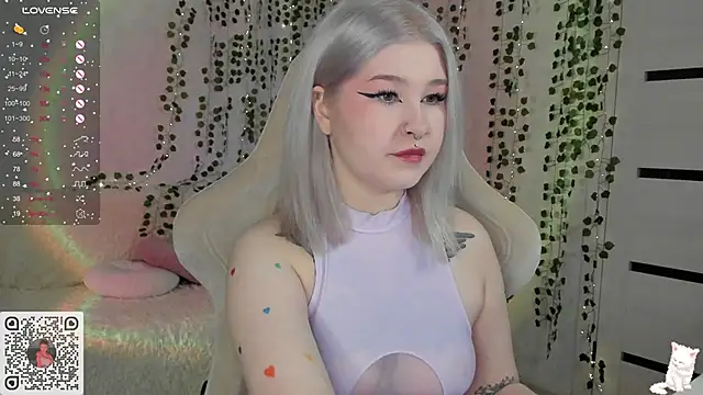 Snapshot of chillycharm chatting on 11, 2, 2025 chillycharm online show from 11, 2, 2025