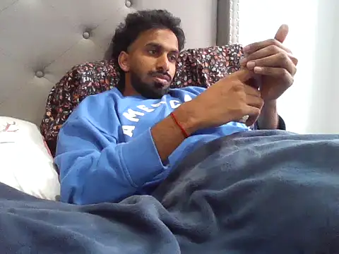 skinny  boy   online show from 2, 3, 2026