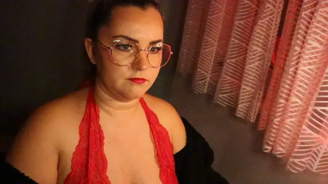 Snapshot of queenpeachi chatting on 6, 12, 2024 queenpeachi online show from 6, 12, 2024