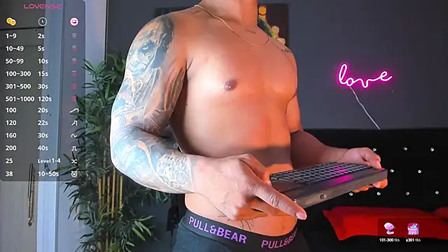 Snapshot of jordan_mayers02 chatting on 10, 1, 2025 jordan mayers02 online show from 10, 1, 2025