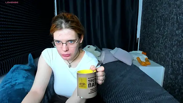 Snapshot of KIKI_Krash chatting on 27, 1, 2025 KIKI Krash online show from 27, 1, 2025