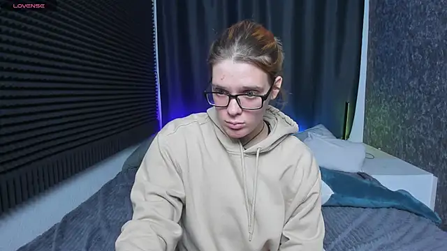 Snapshot of KIKI_Krash chatting on 25, 2, 2025 KIKI Krash online show from 25, 2, 2025