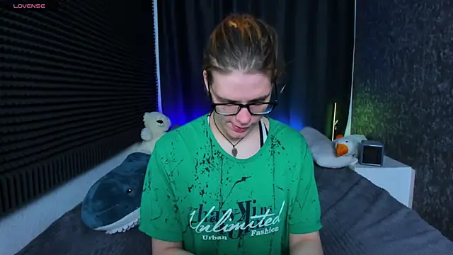 Snapshot of KIKI_Krash chatting on 14, 3, 2025 KIKI Krash online show from 14, 3, 2025