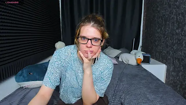 Snapshot of KIKI_Krash chatting on 21, 3, 2025 KIKI Krash online show from 21, 3, 2025