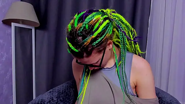 Snapshot of KIKI_Krash chatting on 28, 9, 2025 KIKI Krash online show from 28, 9, 2025