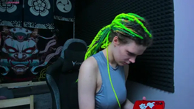 Snapshot of KIKI_Krash chatting on 7, 10, 2025 KIKI Krash online show from 7, 10, 2025