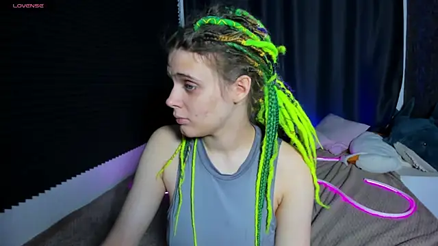 Snapshot of KIKI_Krash chatting on 23, 10, 2025 KIKI Krash online show from 23, 10, 2025