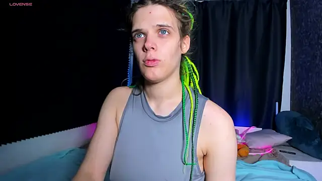 Snapshot of KIKI_Krash chatting on 9, 11, 2025 KIKI Krash online show from 9, 11, 2025