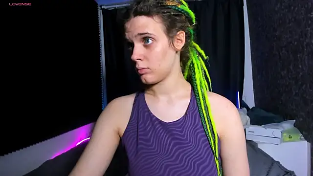 Snapshot of KIKI_Krash chatting on 30, 11, 2025 KIKI Krash online show from 30, 11, 2025