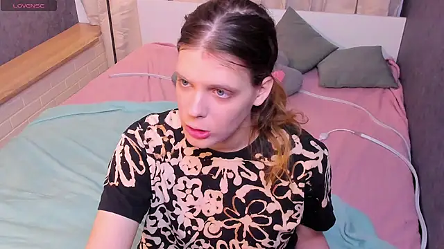 Snapshot of KIKI_Krash chatting on 15, 3, 2026 KIKI Krash online show from 15, 3, 2026