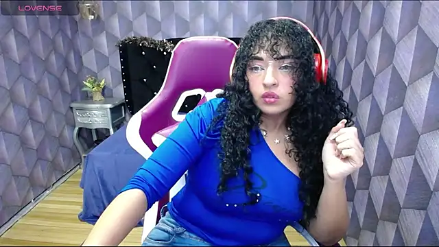 Sofiacowperx online show from 19, 12, 2024
