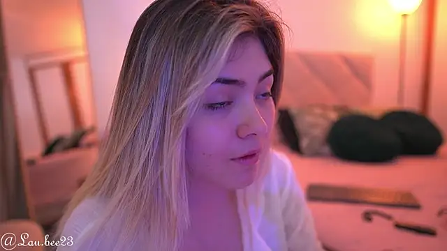 Lau Bee online show from 14, 9, 2025