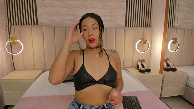 laura smith33 online show from 24, 10, 2025