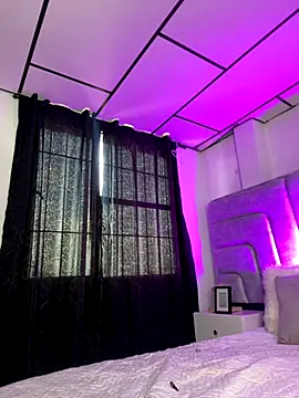 ZoeJohnsoon online show from 17, 9, 2025