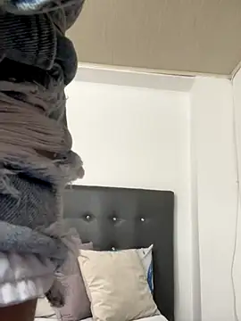 ZoeJohnsoon online show from 25, 11, 2025