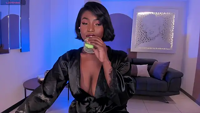 SavannahStorm online show from 7, 2, 2025