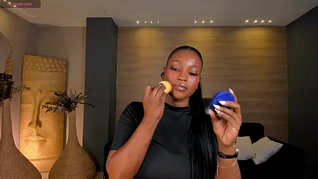 SavannahStorm online show from 20, 11, 2025