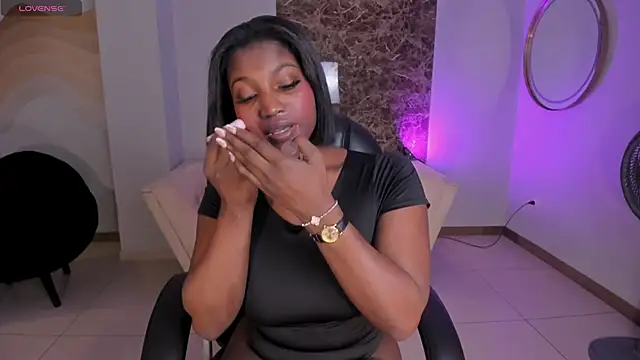 SavannahStorm online show from 30, 11, 2025