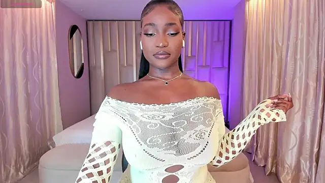 Snapshot of SavannahStorm chatting on 8, 3, 2026 SavannahStorm online show from 8, 3, 2026