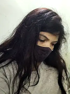illay love online show from 2, 2, 2025