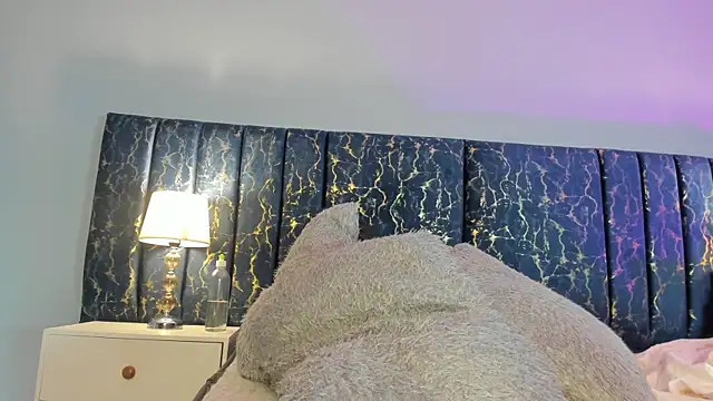 Sophia Lemos online show from 4, 12, 2025