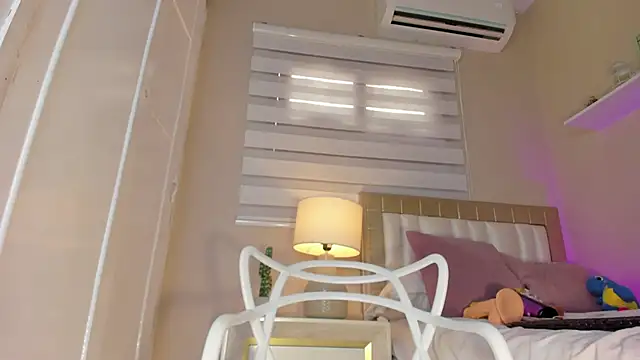 Snapshot of zoe_sky_ chatting on 10, 1, 2025 zoe sky online show from 10, 1, 2025