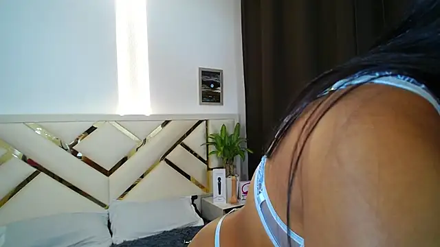 Snapshot of carolineamber_ chatting on 25, 2, 2025 carolineamber online show from 25, 2, 2025