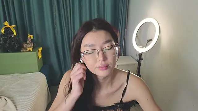 AudreyMell online show from 14, 12, 2025