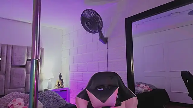 BonnieAnderson  online show from 13, 12, 2025