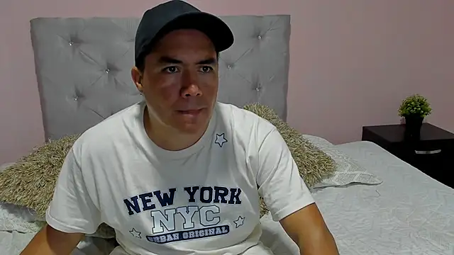Snapshot of Jhonatan_Morales_S chatting on 12, 10, 2025 Jhonatan Morales S online show from 12, 10, 2025