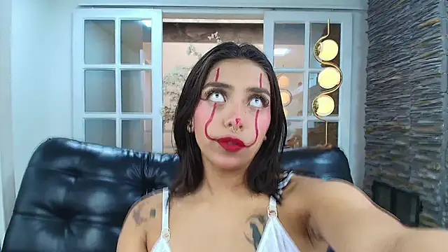 miss collins online show from 31, 10, 2025