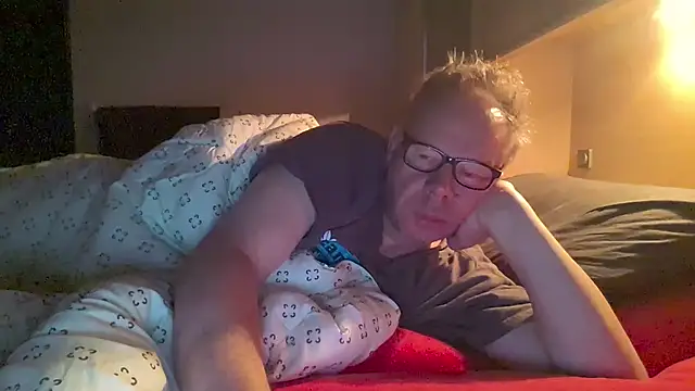 kinkyslet8 online show from 31, 10, 2025