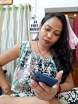 DREAM GIRL-30 online show from 4, 3, 2025