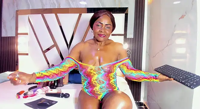 lola hornei online show from 5, 11, 2025