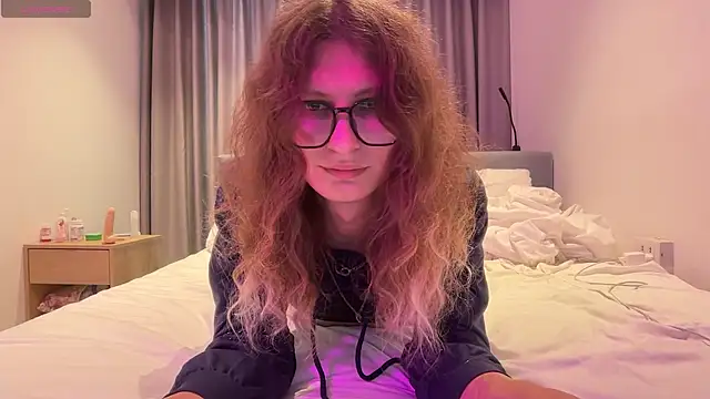 Alice Pinkhead online show from 8, 6, 2026