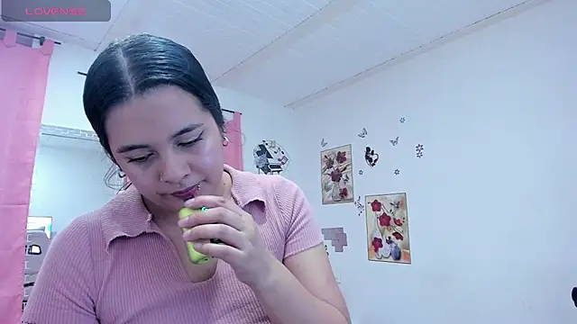 SophieWoods  online show from 20, 12, 2024