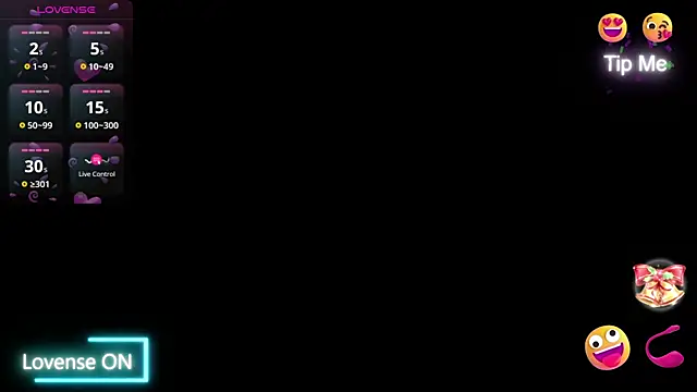 Snapshot of moon_HoneyX chatting on 8, 12, 2024 moon HoneyX online show from 8, 12, 2024