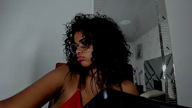 Snapshot of moon_HoneyX chatting on 4, 2, 2025 moon HoneyX online show from 4, 2, 2025