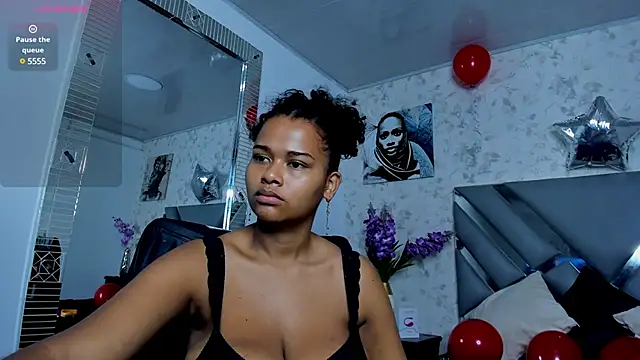 Snapshot of moon_HoneyX chatting on 19, 2, 2025 moon HoneyX online show from 19, 2, 2025