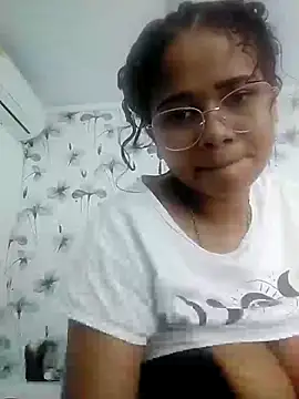 Snapshot of moon_HoneyX chatting on 1, 3, 2025 moon HoneyX online show from 1, 3, 2025