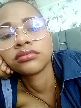 Snapshot of moon_HoneyX chatting on 2, 3, 2025 moon HoneyX online show from 2, 3, 2025