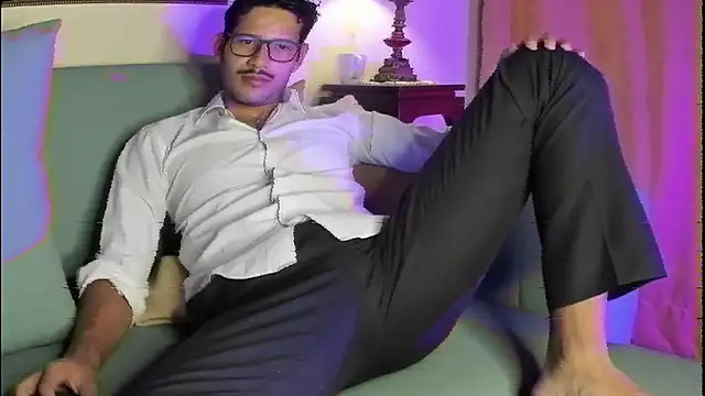 Nicholasrodrii online show from 9, 3, 2026