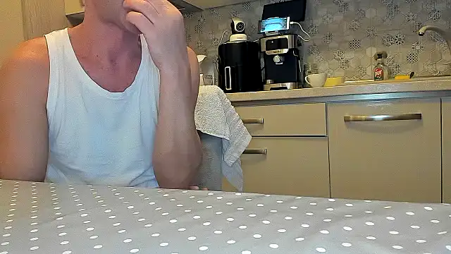 Snapshot of cuplu29 chatting on 4, 12, 2025 cuplu29 online show from 4, 12, 2025