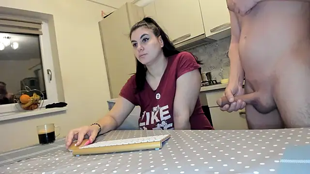 Snapshot of cuplu29 chatting on 5, 3, 2026 cuplu29 online show from 5, 3, 2026